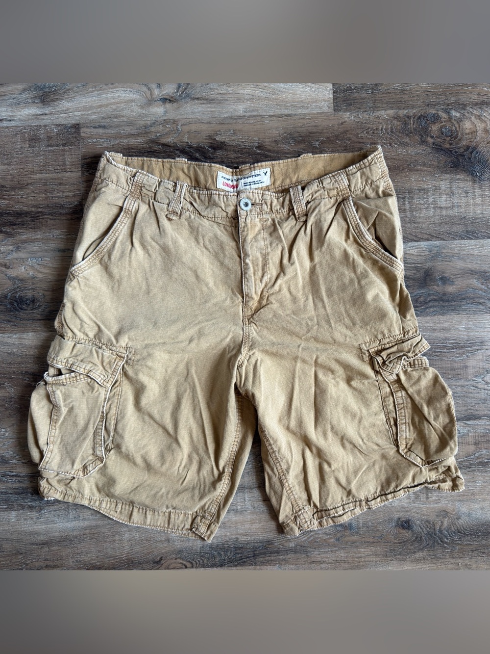 American Eagle Outfitters Men's Khaki Cargo Shorts with Side Pockets